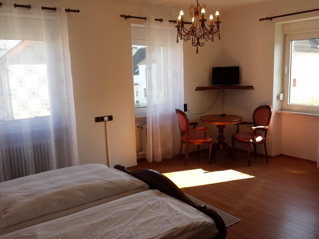 Hotel Dorfschenke Pirmasens Chambre photo