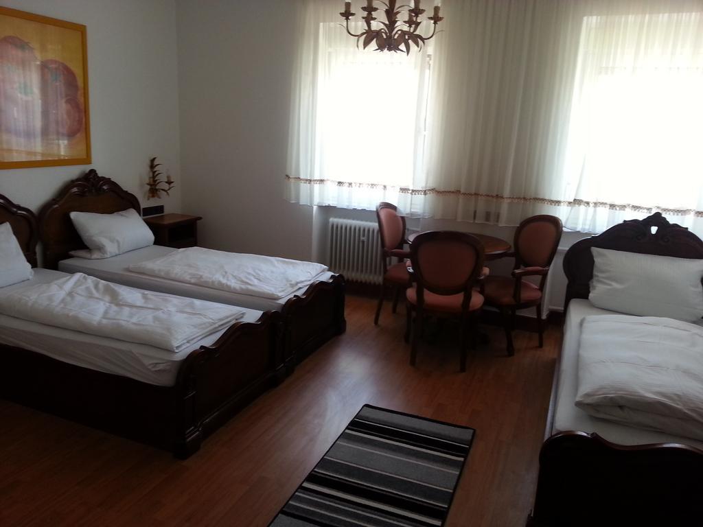 Hotel Dorfschenke Pirmasens Extérieur photo